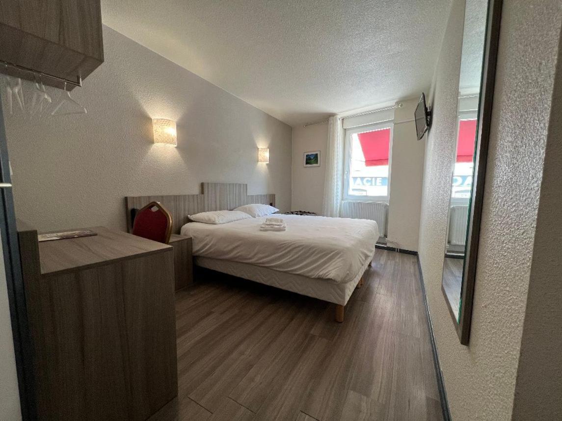 Hotel Le Foirail Фижак Экстерьер фото